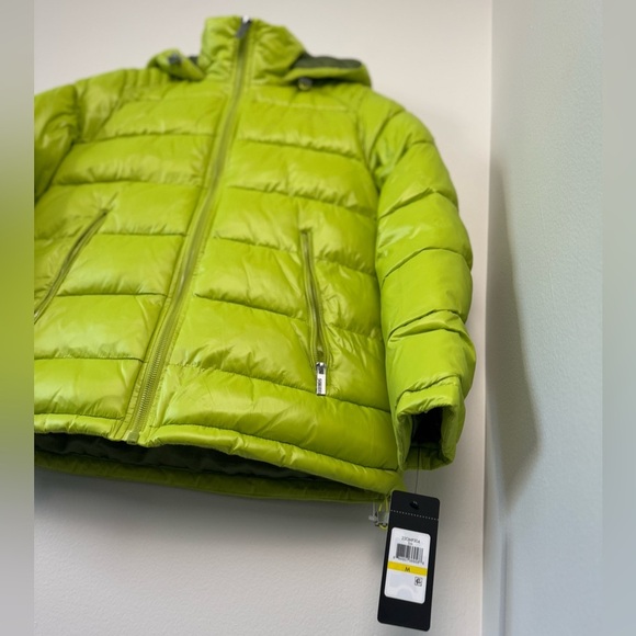 GUESS Women's High-Shine Hooded Puffer Coat Size M
 (new with tag) - Picture 5 of 15